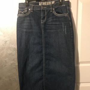 Hydraulic denim skirt